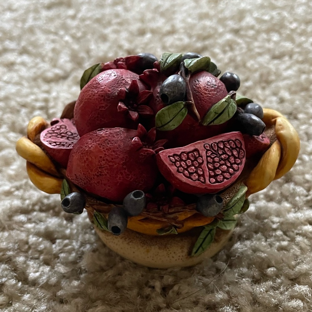 1999 Harmony Kingdom “Pomegranate" Garden Magical Hidden Secret World Miniature